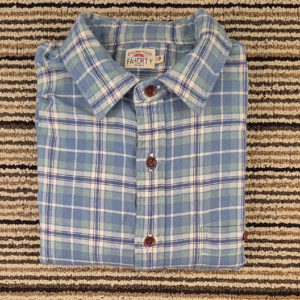 Faherty Blue and Green Plaid Button-Down Shirt
